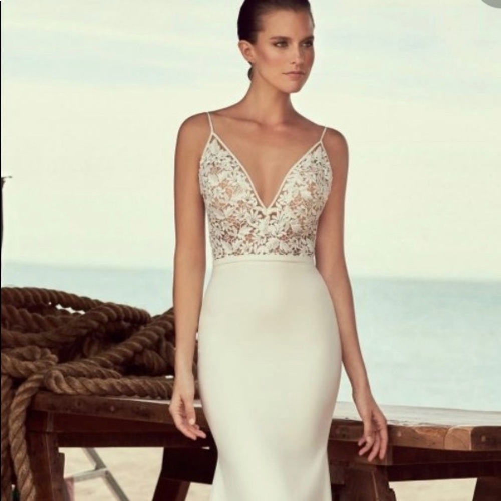 Mikealla wedding dress, label 12, street size 6